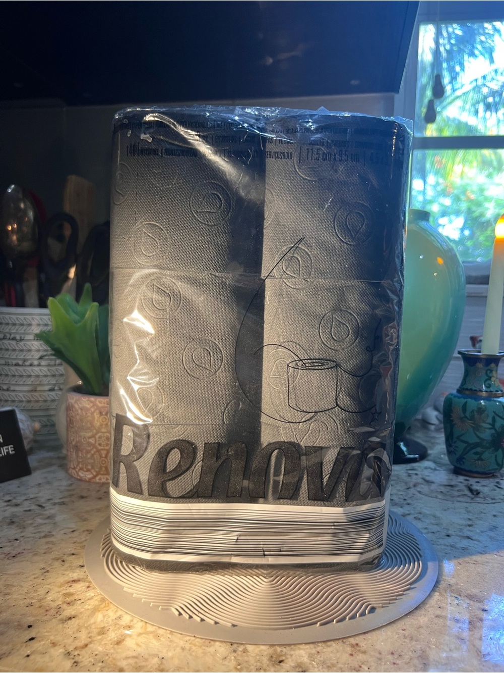 Black Luxury Toilet Paper - 6 Roll Pack- NEW